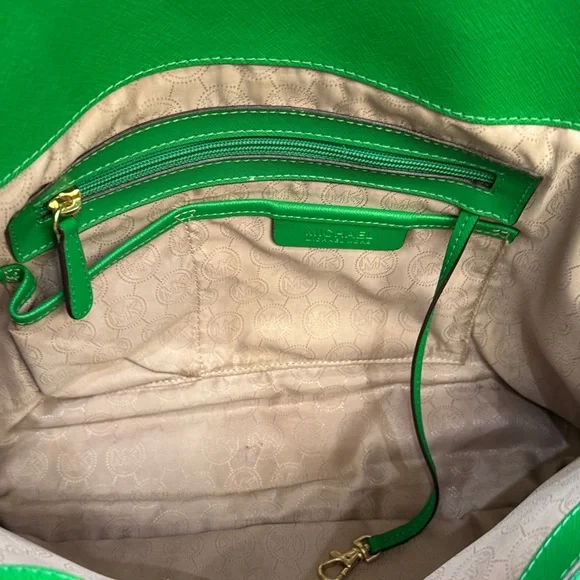 Michael Kors Bright Green Saffiano Tote with Gold Hardware - Picture 10 of 15